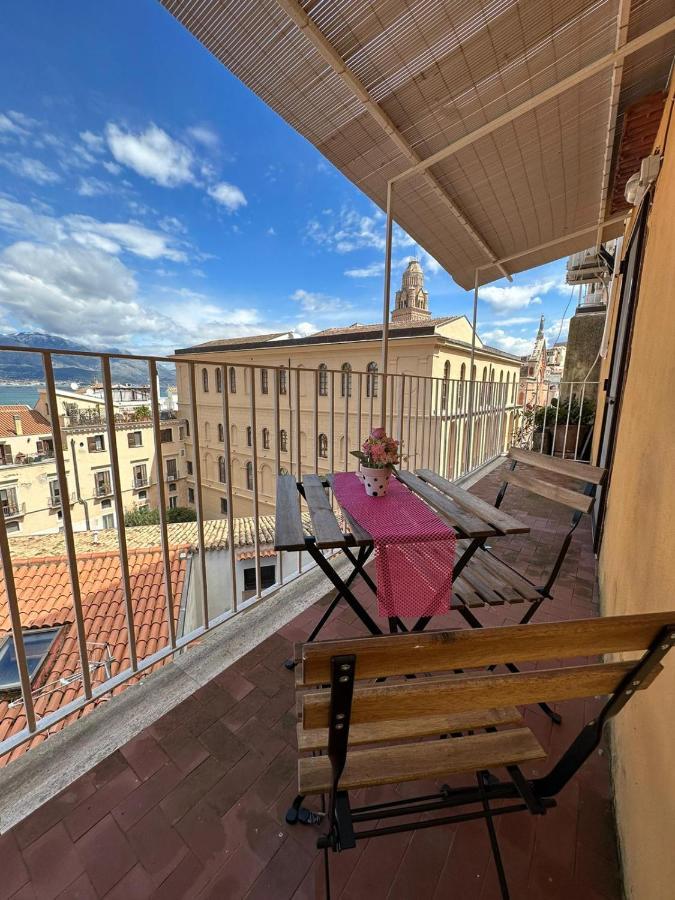 شقة La Finestra Sul Duomo جنوى المظهر الخارجي الصورة
